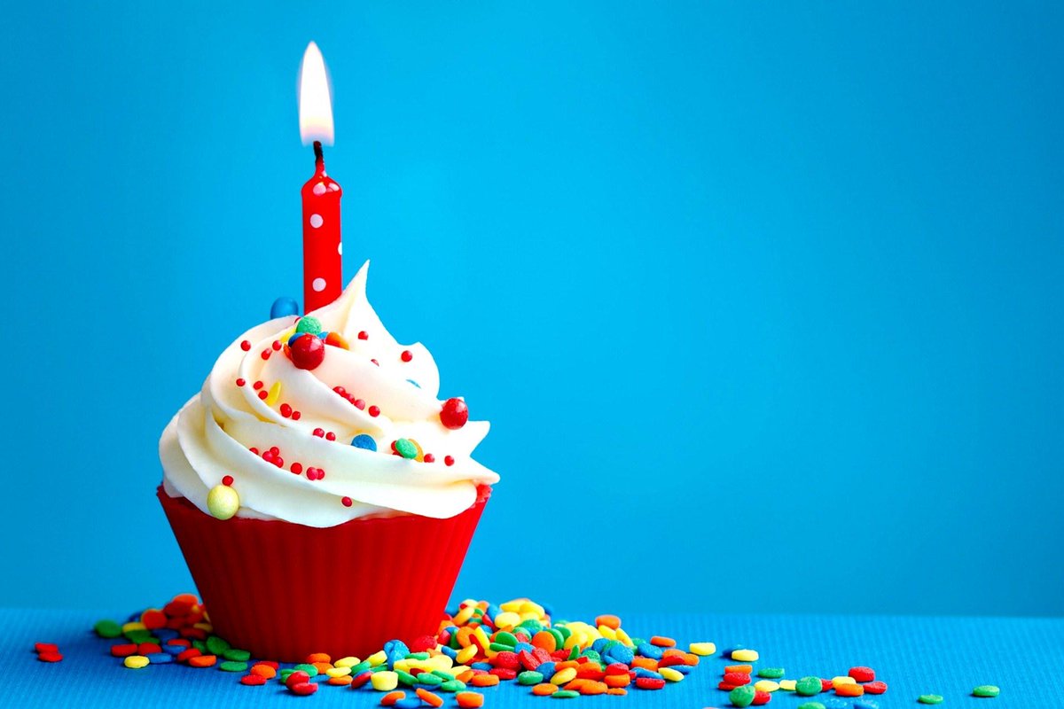 RaeRadford__'s tweet photo. It's #1pmlunch's 1st birthday! :) Happy Birthday to us. Congratulations to @whatsnewuk for all her hard work! http://t.co/fJOqlgKjP2