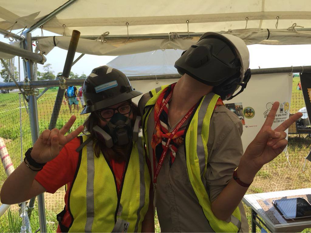 SMSAllsorts's tweet photo. Panning for gold, learning about solar power and fair trade material production. Awesome Science day @ukcontingent http://t.co/BnO7XqxRZ5