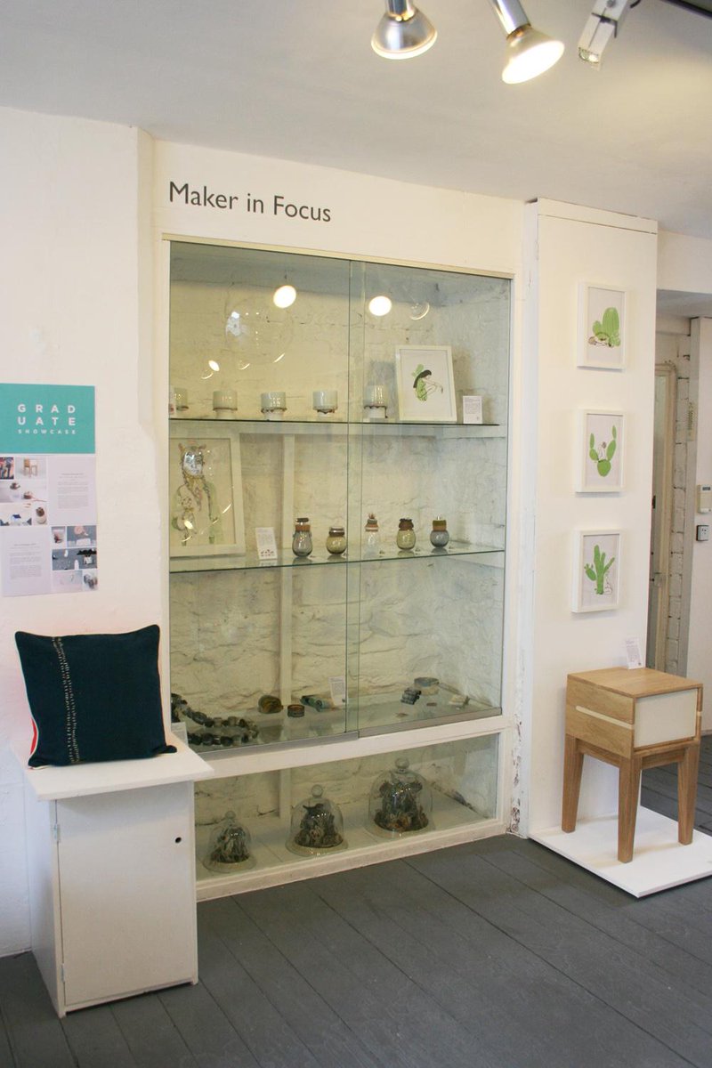 MissionGallery's tweet photo. #Graduate #Showcase is now open! Click on the link to see catalogue featuring all artists http://t.co/4xBDeXtk3m http://t.co/6xkJjiGLXq