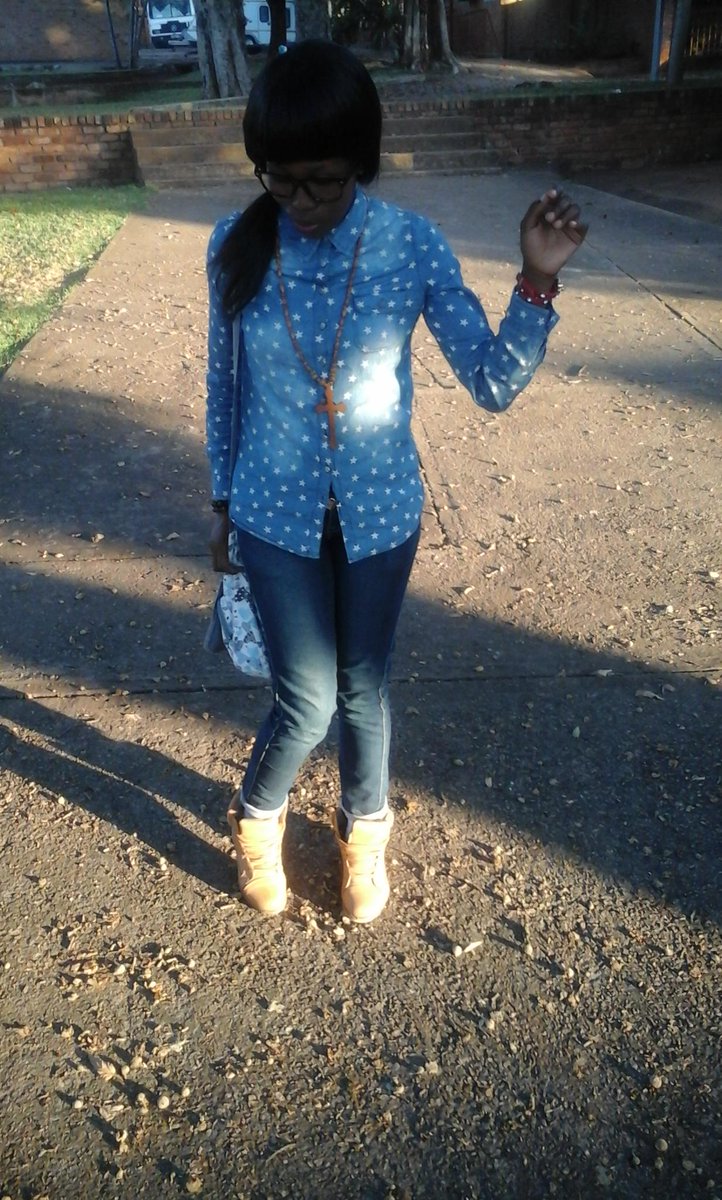 BMashaeyane's tweet photo. @Leon_Manlee kena diwhr whr ma brthr re twitter http://t.co/KxwpPwxww7