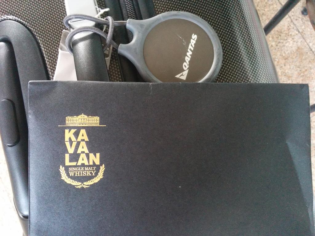 wwwtm's tweet photo. Mail upon arriving in TW 🍷 #vinho @kavalanwhisky http://t.co/gkAMZxIxkc