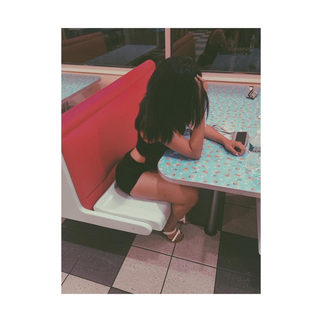 spanishmamiyari's tweet image. You so slick so small curvy #myheadisbig