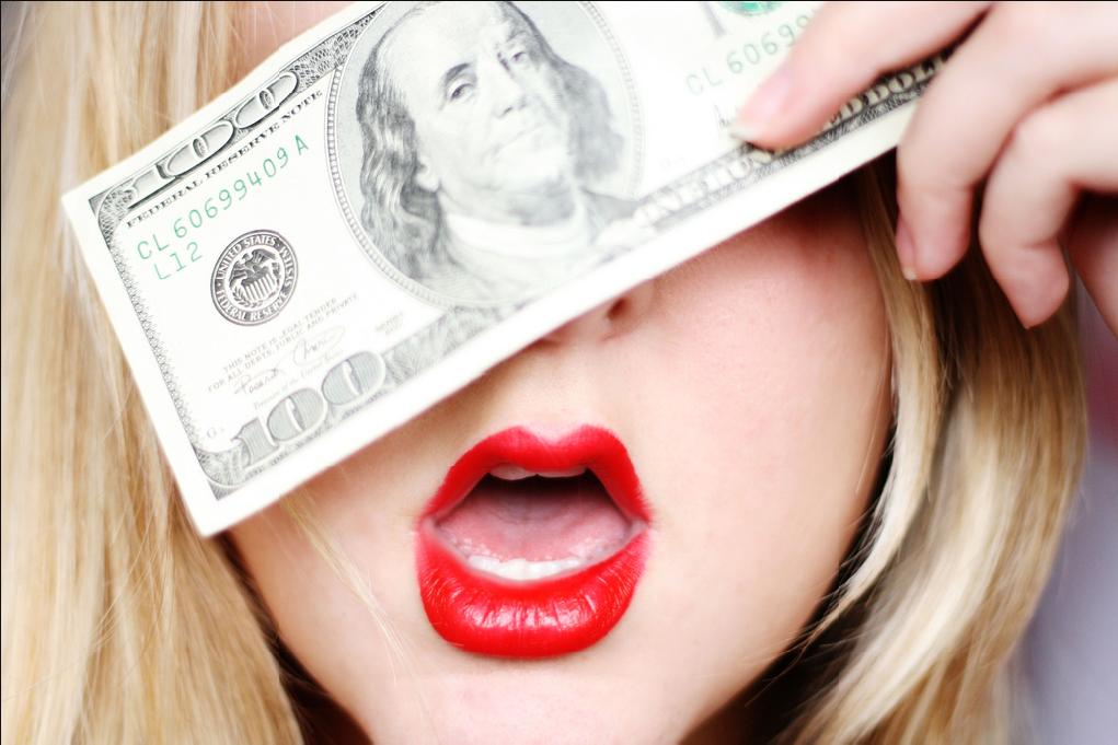 Money_n_Girls's tweet photo. #girl #money #moneyandbitches #richbitch http://t.co/vZO69cK4vA