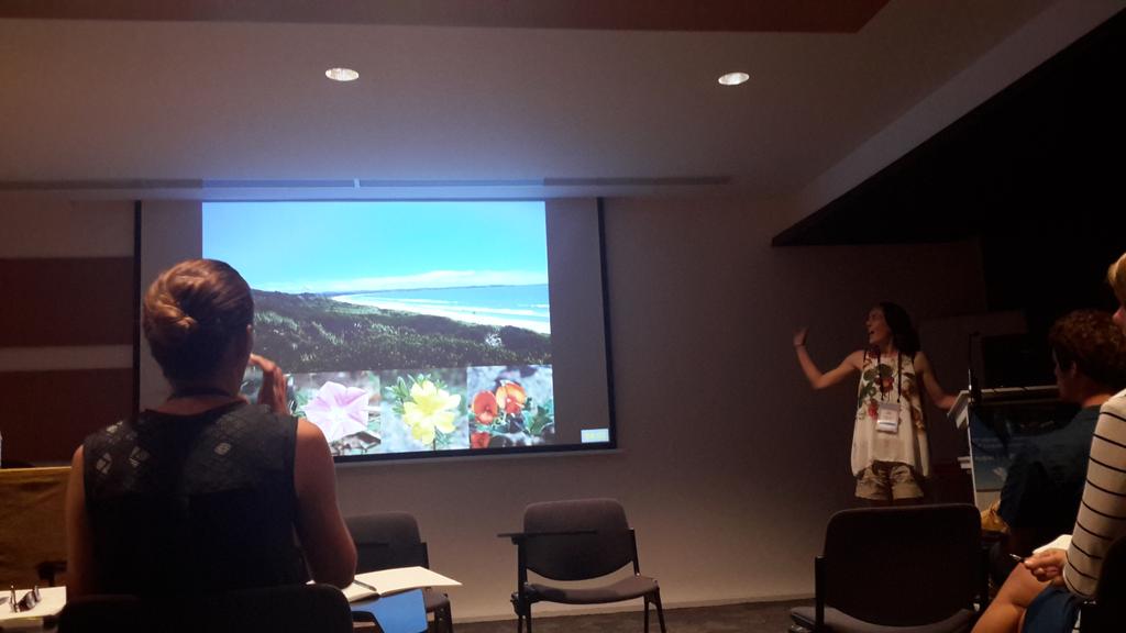 Brilliant orator @freyamthomas from @qaecology introducing #AustralianPlants #iccb2015