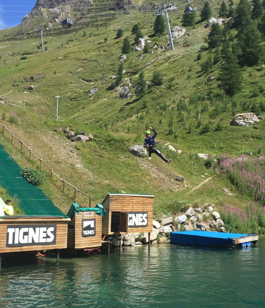 SwiftPSwift's tweet image. #Lovetarentaise #Tignes #Flybabyfly....Tom Swift and Tom Hulls go lake flying - Kung fu style!