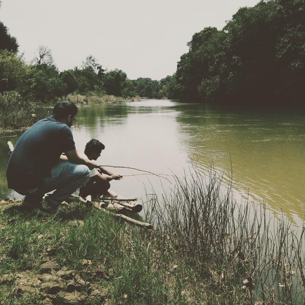 aditi_nayar's tweet photo. When river fish chose to outsmart us! :) #photographie #bloggers #travel #amomentinindia #kerala #indian #fishing http://t.co/RYgj0Dhuhc