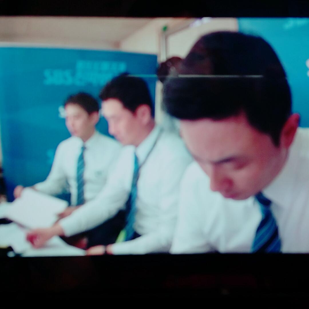 본의아니게 신비주의..초점 맞추기 실패했는데 느낌있음ㅋㅋㅋ
오늘의 중계진입니다!다들 알아보시겠죠?
기아:넥센😻