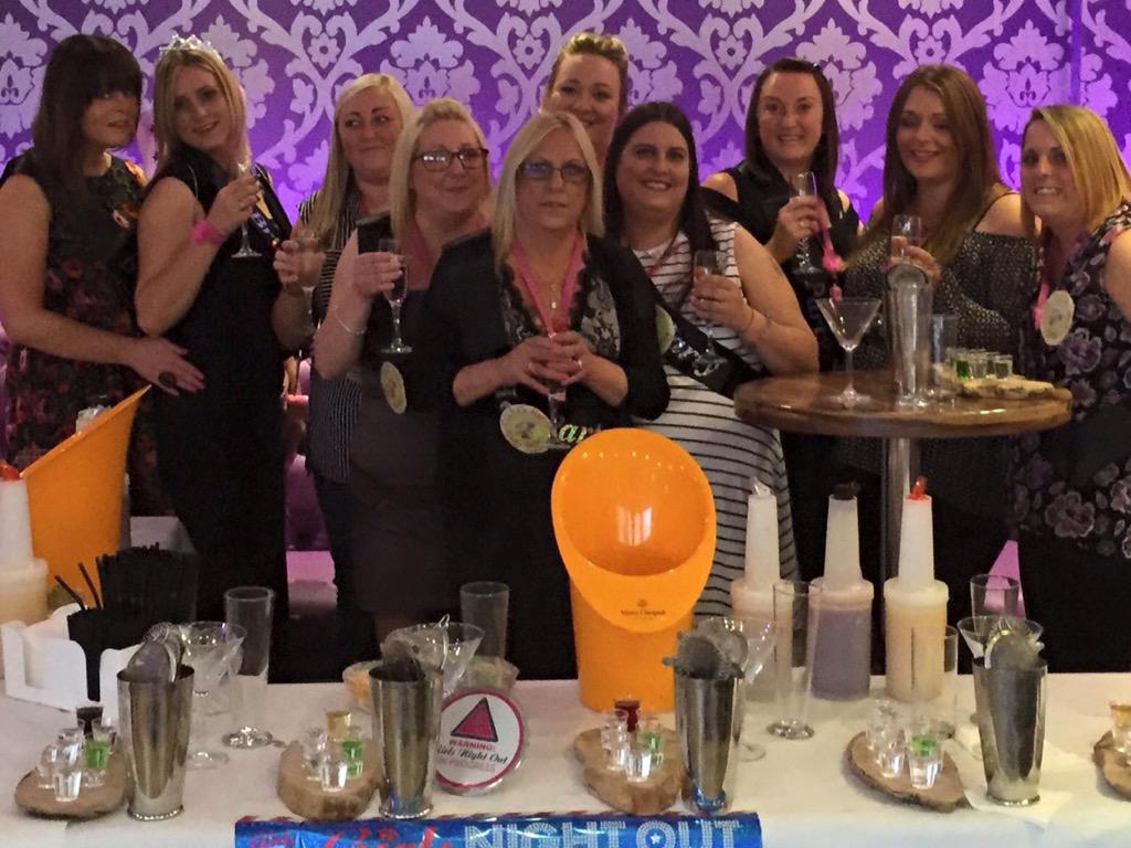 Had a great night Saturday cocktail making for Heather's hen night <a href="/LeReveBar/">Le Reve</a> <a href="/zboothy/">Zandra Booth</a> <a href="/heatherlbooth/">heather howes</a> @marievigus