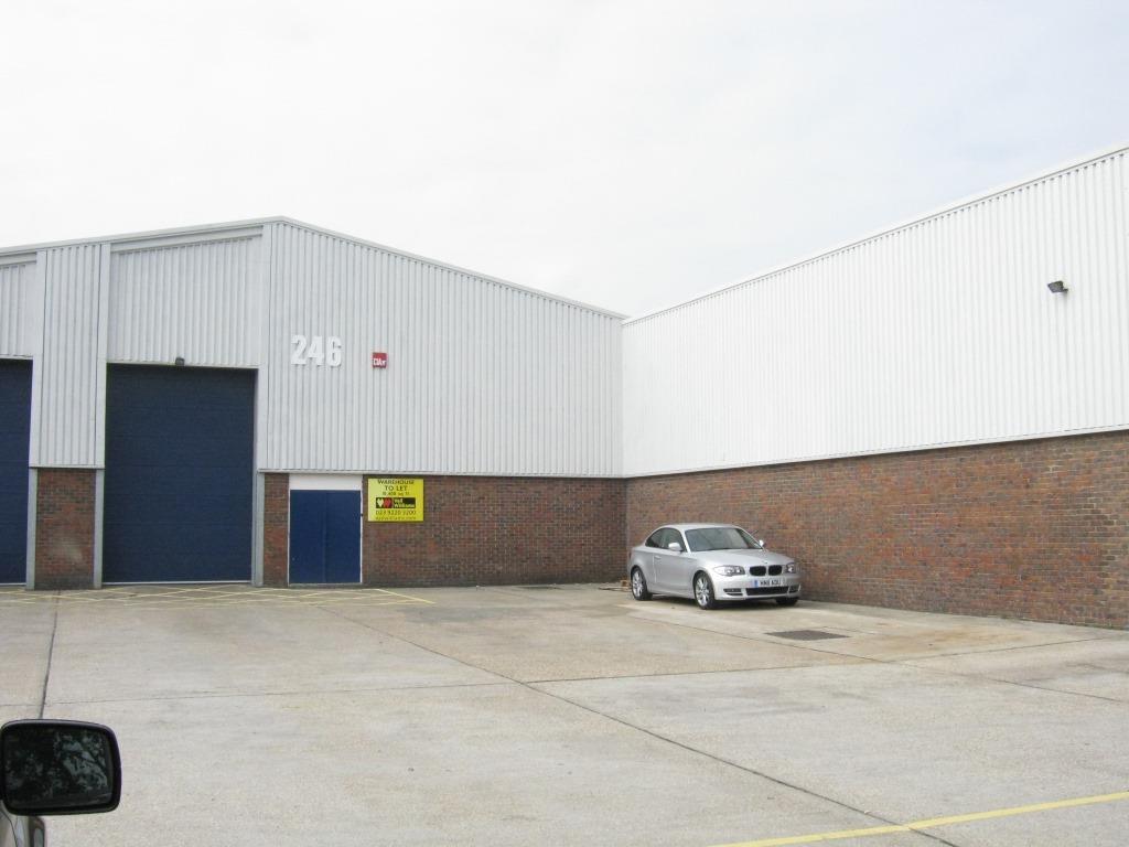 If you need road side prominence near Fareham -look no further -this 10,000 sf #Industrial #Unit fronts the main road