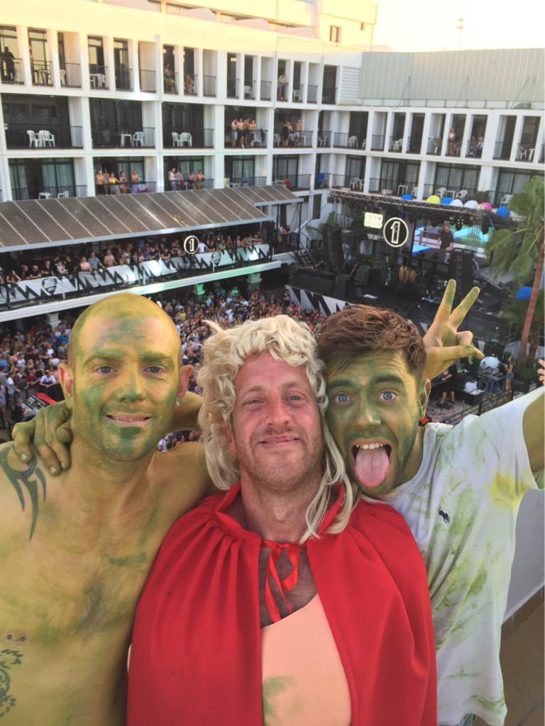 liamblofeld1985's tweet photo. @ibizarocks #radio1ibiza #stagdue @luketut http://t.co/Iscle5RFBP
