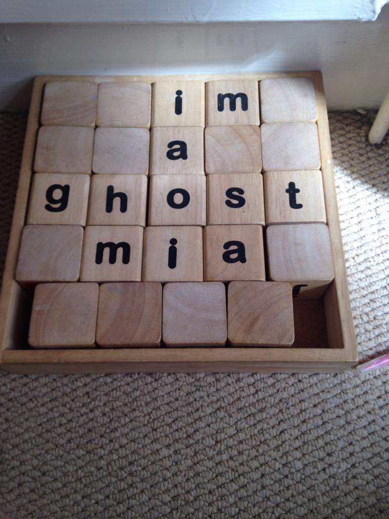 BenJShackleton's tweet image. Leaving this in my little cousins room to scare her 😂 some may think it's cruel and tbh it probably is