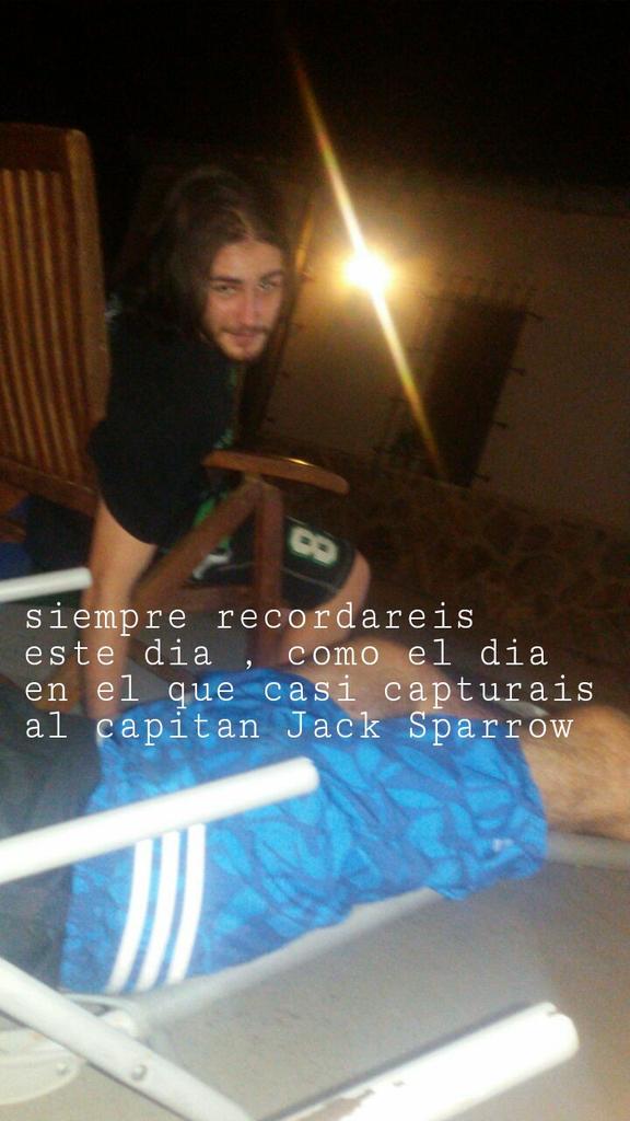 XdJosele's tweet photo. Cuando montas una fiesta en tu casa y acabas antes de que lleguen tus padres http://t.co/E4RG9dEZ6E