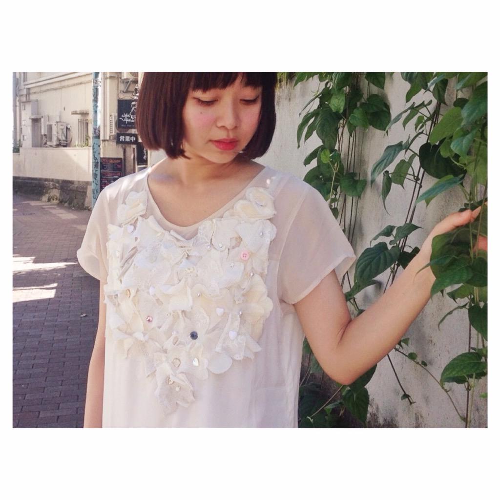 coandtion's tweet photo. haco.×アーティストさんのお洋服。
本日ご紹介するのはKim Songheさんのハートのコラージュワンピース10点もの👗
ハート型いっぱいのラブリーな1着です💓

model：yuriko
photo：shiori http://t.co/umD3jkqnCG
