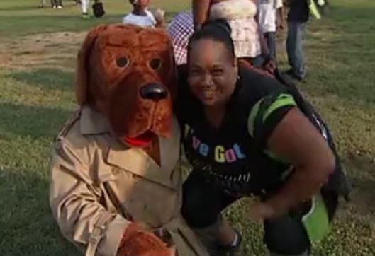 KellyAvellino's tweet photo. BLOCK PARTY ALERT! It's National Night Out- police are throwing parties in every neighborhood! http://t.co/rHteZ7Bbmq http://t.co/UCGSfBVKtD