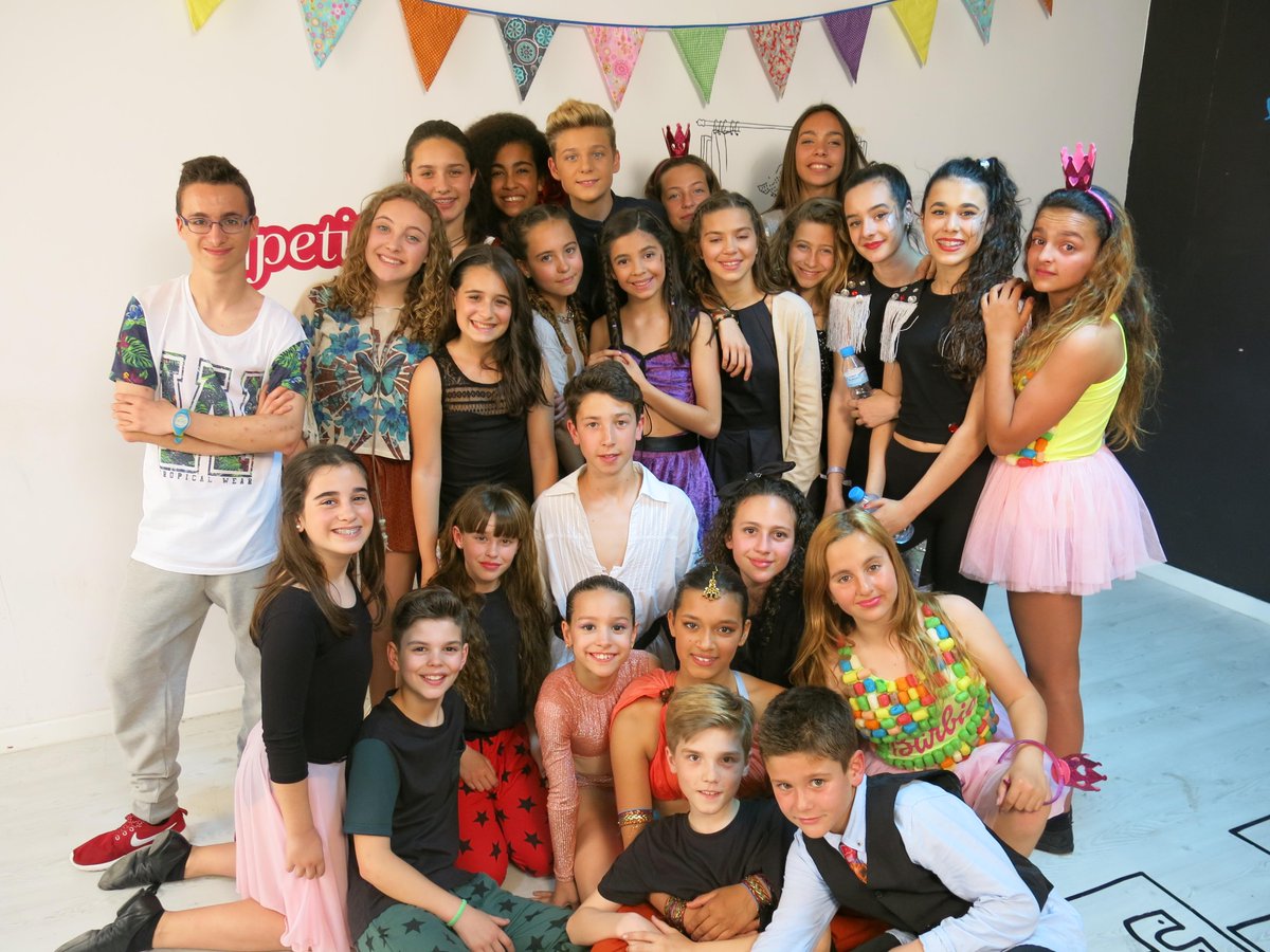 IB3's tweet photo. Només falta una passa per arribar a la gran final. Qui hi passarà? Avui a les 21.45 hores a #PetitsIB3 http://t.co/YbOKj8Yl2J