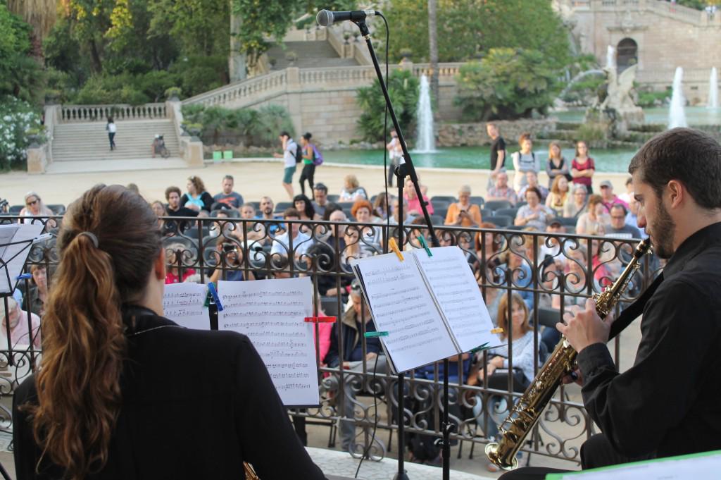 barcelona_cat's tweet photo. Al #ParcJoanMiró demà pots sentir #clàssica: http://t.co/dVseOm9pTz #MúsicaAlsParcs #estiubcn #NovaEsquerraEixample http://t.co/kRVUZeIUt6