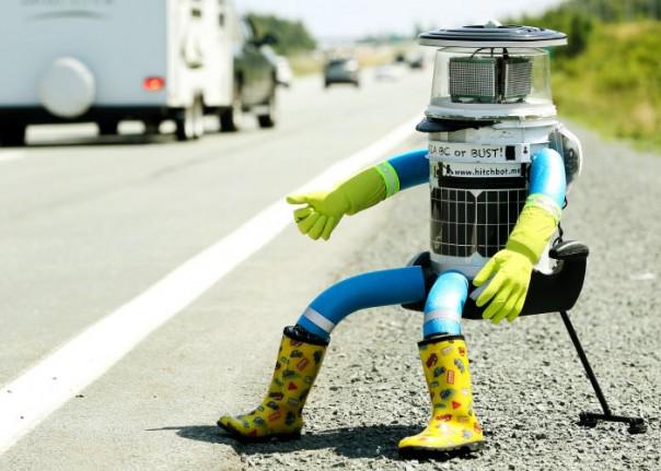 Fin d'une expérience sociologique, le robot HitchBOT retrouvé décapité lesinrocks.com/2015/08/news/h…