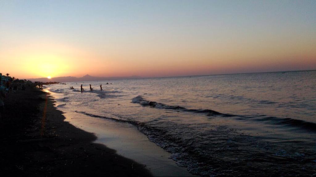 IreeMartin's tweet photo. Denia y sus pequeños encantos... 🌅 http://t.co/2fW8u9adse