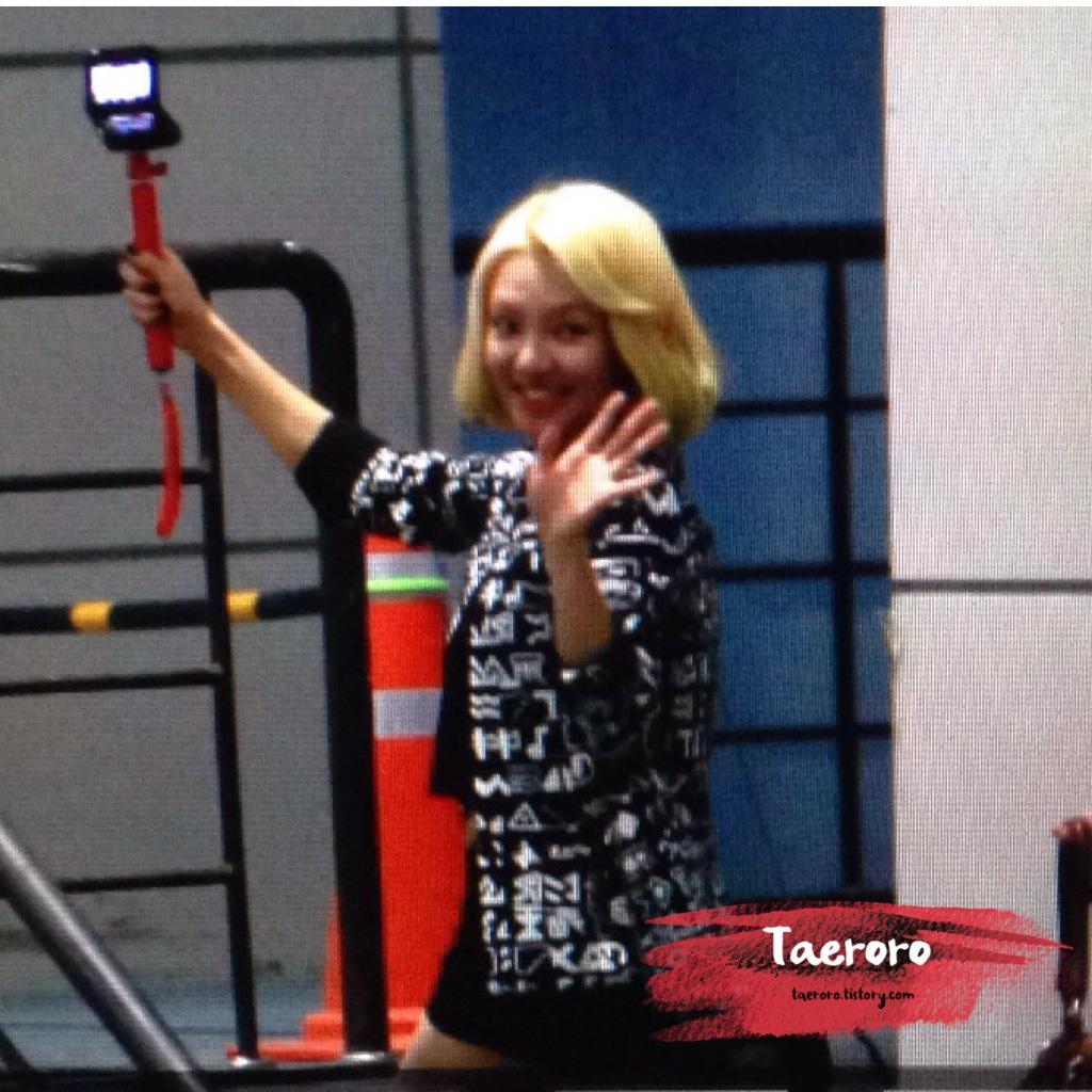 [PIC][04-08-2015]HyoYeon tham dự buổi ra mắt "2015 SMTOWN SCREEN SHOW in SEOUL" tại SMTown Coex Artium vào hôm nay CLjwmO6UcAABY5A