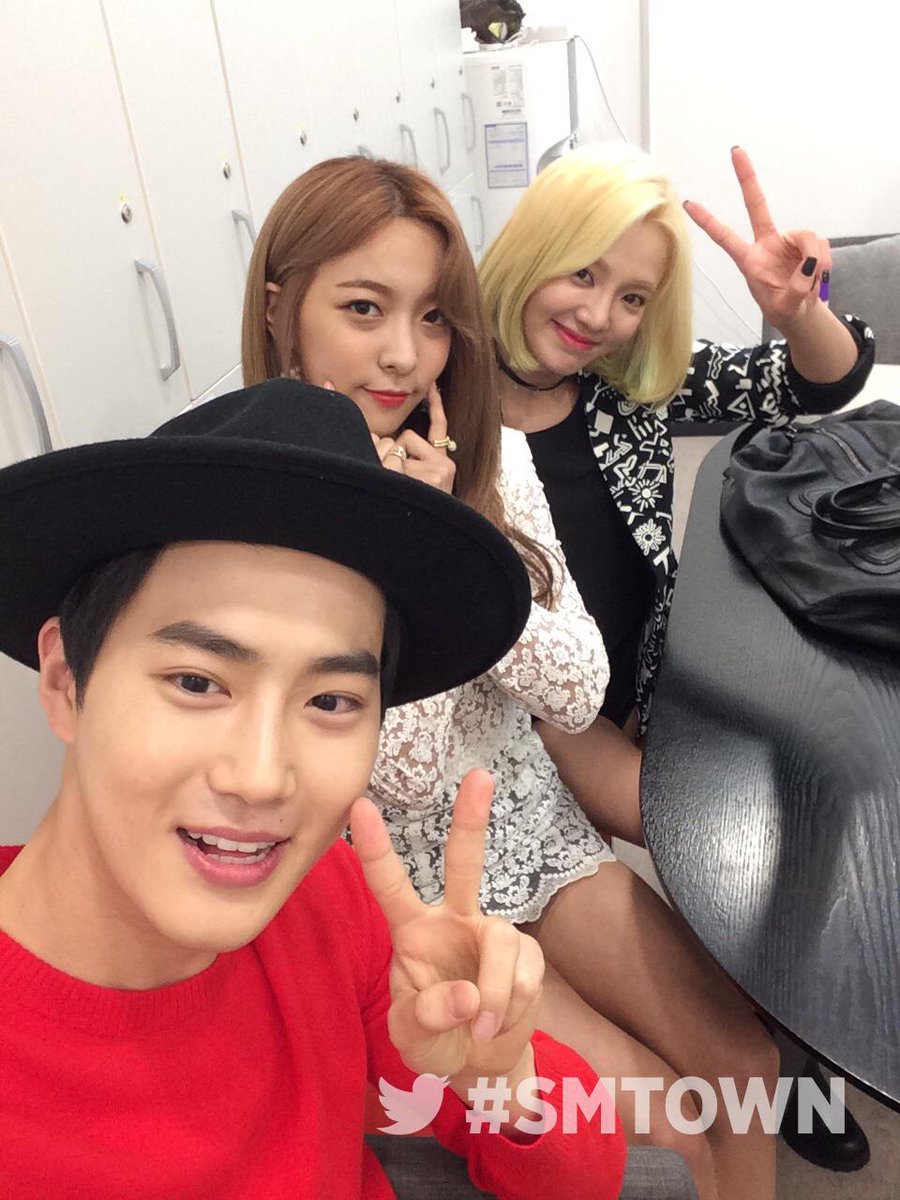 [PIC][04-08-2015]HyoYeon tham dự buổi ra mắt "2015 SMTOWN SCREEN SHOW in SEOUL" tại SMTown Coex Artium vào hôm nay CLjxRdvVEAA_0BF