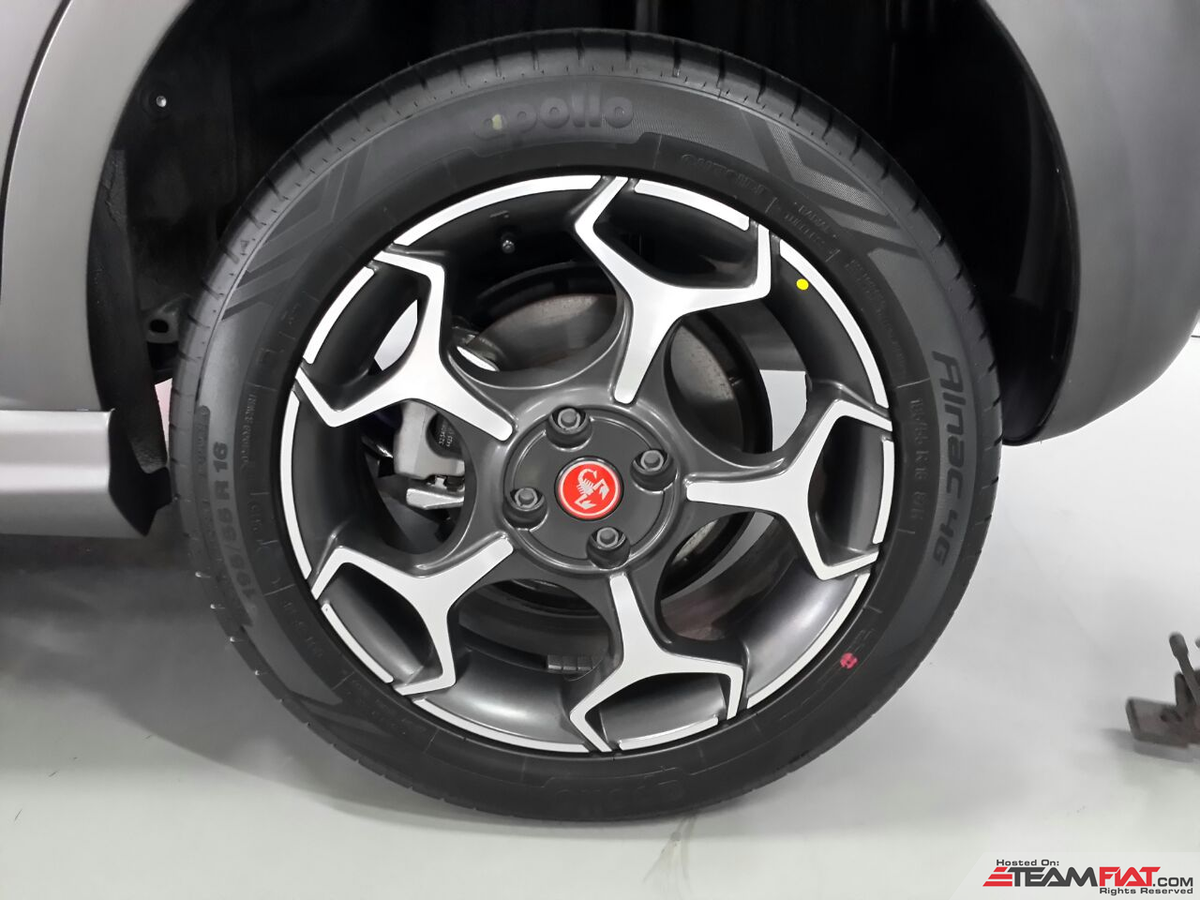 TeamFiatForum's tweet photo. #TheScorpionIsHere Ahhh! Those lovely alloys @FiatIndia http://t.co/4jqLcfAfjR