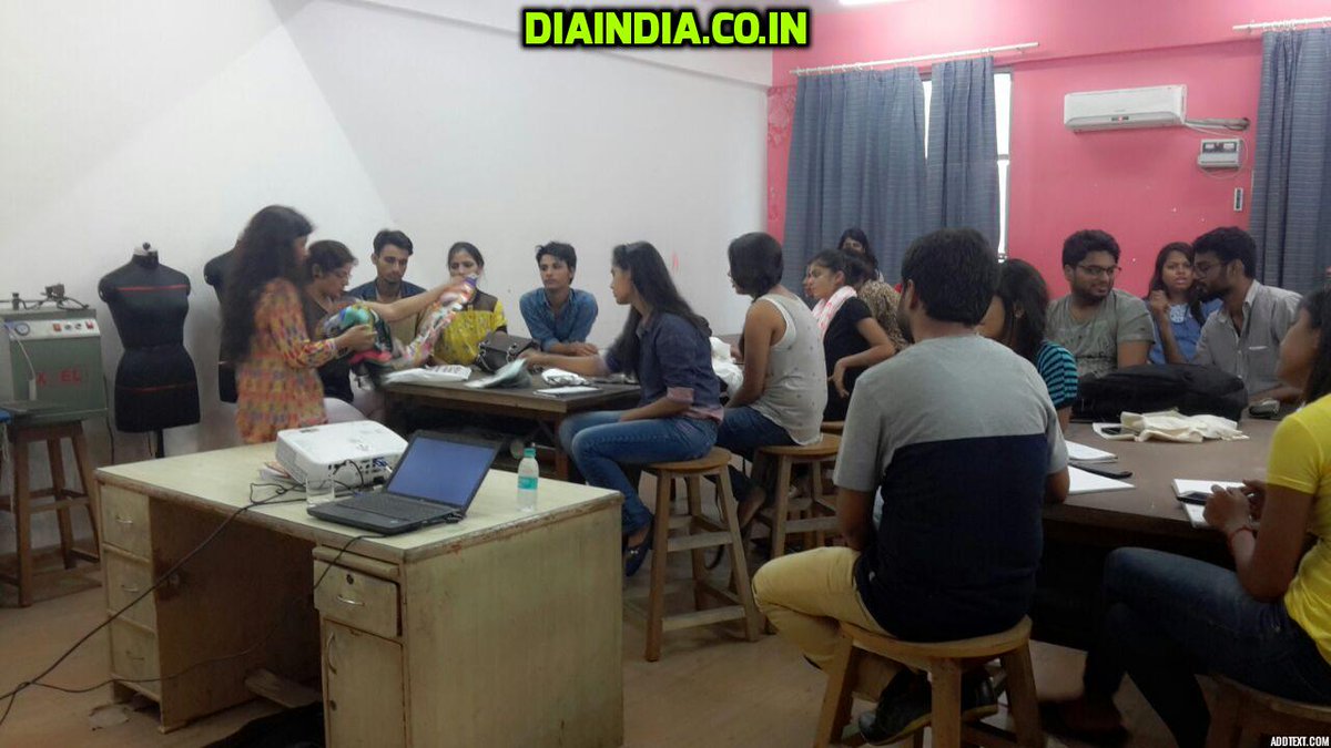ImsDia's tweet photo. #IMSDIA organised #DigitalWorkshop for fashion department. http://t.co/FWIUXBi1yx