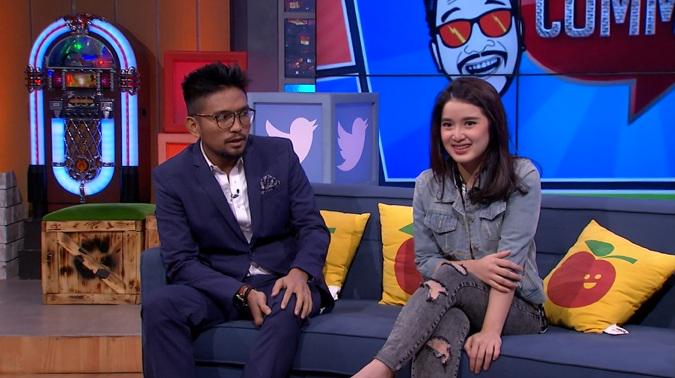 mdtvindonesia's tweet photo. Commenters! Malam ini duo host @TheComment_NET bakal bahas "Modus" bersama nona cantik @theRosb jam 22.00 WIB. http://t.co/A36YA2AJZv