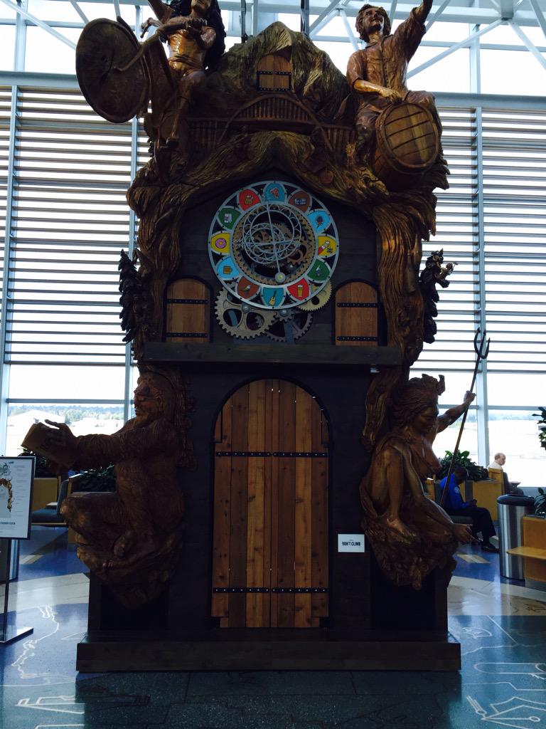 jefferdthomas's tweet photo. Portland airport going cuckoo! http://t.co/jEduHFw8Wt