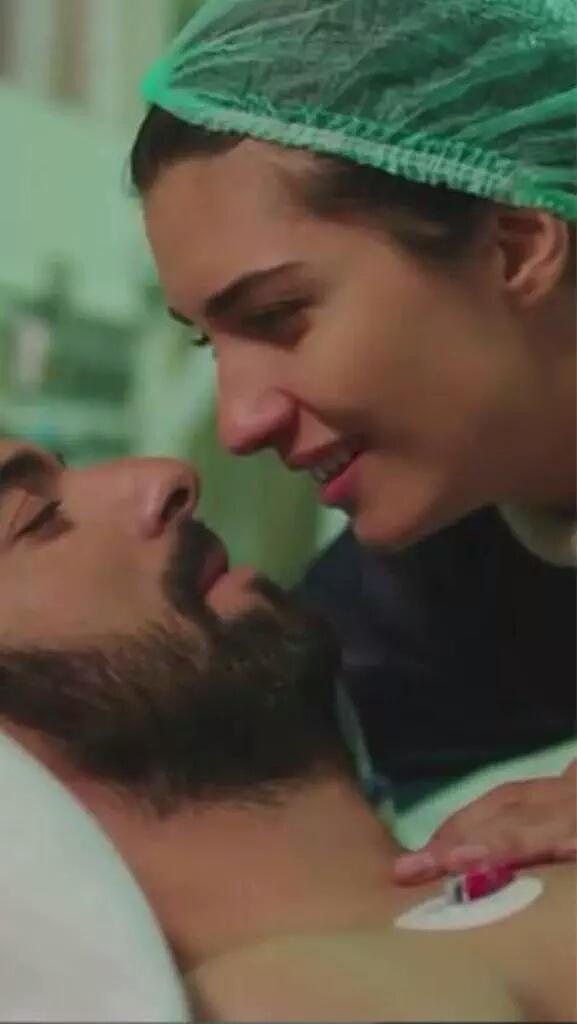 mamafihim's tweet photo. Sevmeyelim de taşa mı dönelim 😍😘😉 #TubaBüyüküstün #EnginAkyürek http://t.co/22LusVlatw