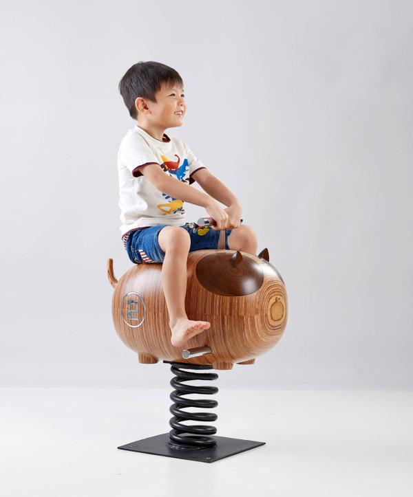 Design_Mum's tweet photo. These #kids #outdoor #animals rock! Made of #ecofriendly #Heveatech #wood http://t.co/wYFDd2tHRT via @designmilk http://t.co/pA9IezCt43