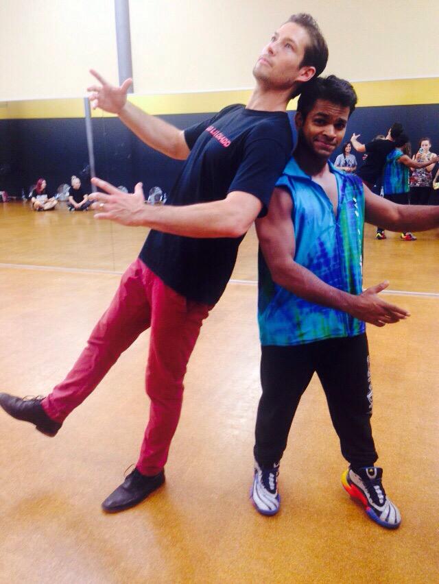 shiamakindia's tweet image. The expert in #RoboticDance @maddchadd with @Shiamakofficial instructor @SHAPRASEXY777 at @UrbanDanceCamp