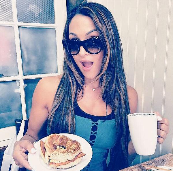 DontRohan's tweet photo. sexy nikki luv u baby http://t.co/GBWtasdfJn