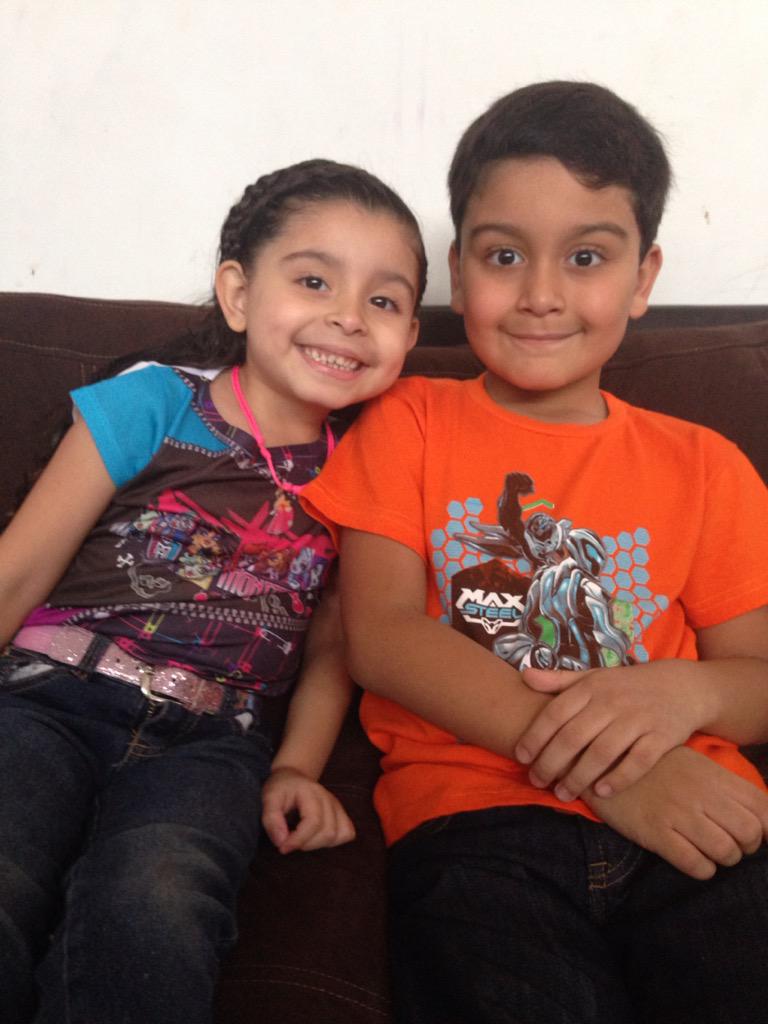cipcorrea5's tweet photo. Bellos mis dos hijos y ellos son los mejores amigos y hermanos se acompañan uno al otro http://t.co/OhrKv2RJ0q