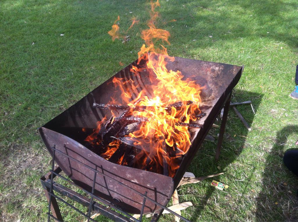 31stBathScouts's tweet photo. Back from the hike and the Scouts are making their fires ready for cooking in record time! #superspeedy #stirfrytime http://t.co/Toc18mH3QL