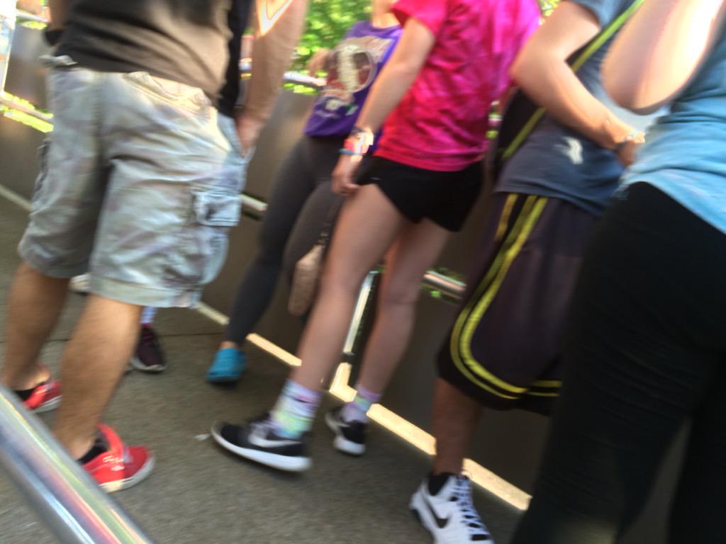 creepdaily's tweet photo. Sexy legs and ass http://t.co/HLR1XhBwcC