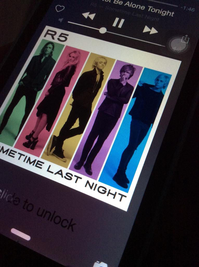 mlplovers3000's tweet photo. Jamming out to r5! @officialR5 http://t.co/HrFdaWdYj2