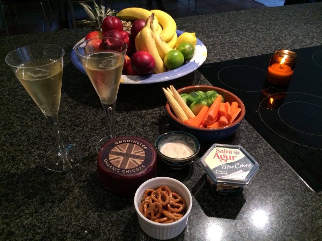 Angela Hundhausen tweet media