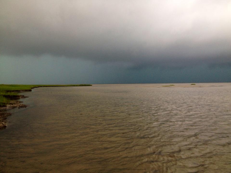 Something wicked this way comes over Cape Cod Bay. <a href="/capecodweather/">Phil Burt - CapeCodWeather.Net ⛈️❄️🌪️🌬️🌊</a>