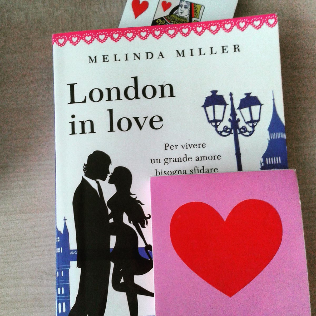 LondoninLoveMM's tweet photo. Tra i #librialmare mettete #londoninlove? Vi promettiamo un'#estate2015 da regine di cuori!
http://t.co/YoPPLtr9fk http://t.co/gd1161QQEK