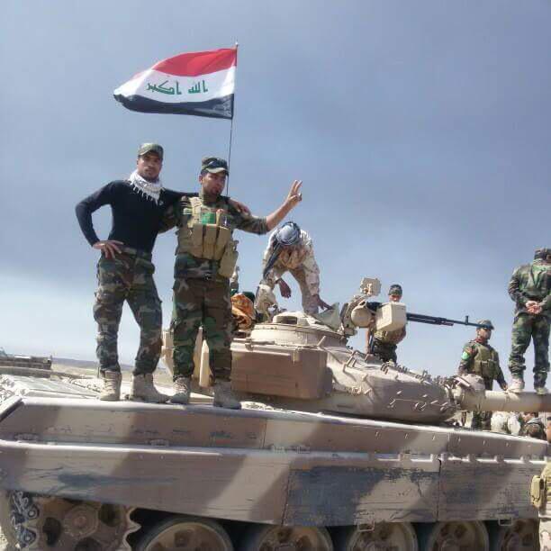 دبابات T-72 ايرانيه داخل العراق !! CLkFGfwWgAAZBe3