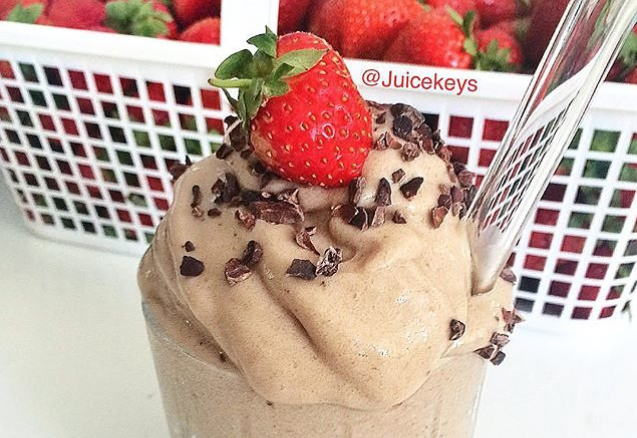 glamourmag's tweet photo. The most delicious recipe you can make with overripe bananas: http://t.co/WDKZecUhmM http://t.co/ZtIpjn6iqc