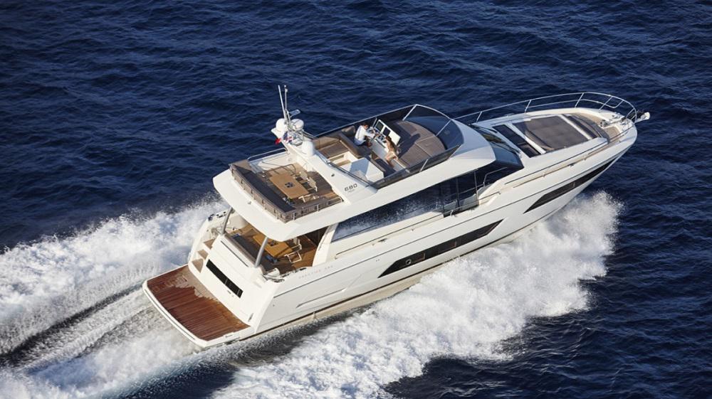 #Prestige680: il luxury yacht dall'accento francese e il design italiano
bit.ly/1N79lNr