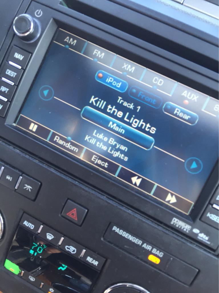 Luke Bryan 的twitter You Can Finally Get Your Hands On The Title Track Killthelights H Ttp Umgn Us Lbktl Http T Co 3fv4f2qvwe Luke Bryan 的twitter You Can Finally Get Your Hands On The Title Track Killthelights H Ttp Umgn Us Lbktl Http T Co 3fv4f2qvwe