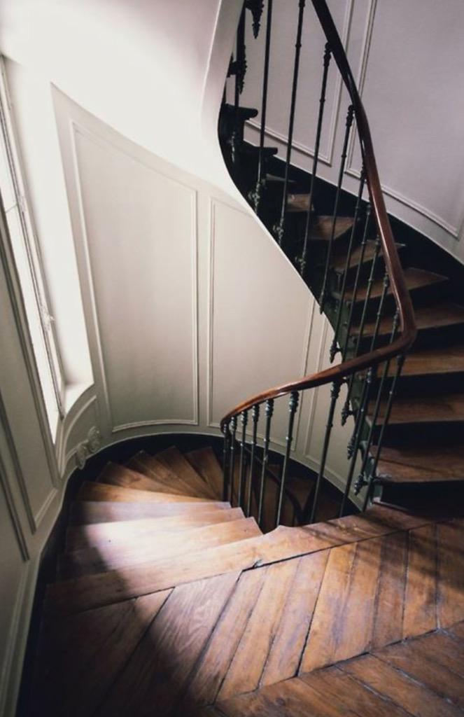 Lyds_Morgan's tweet photo. 😍😍 my stairs 💥🏡 http://t.co/wKerydZUTY