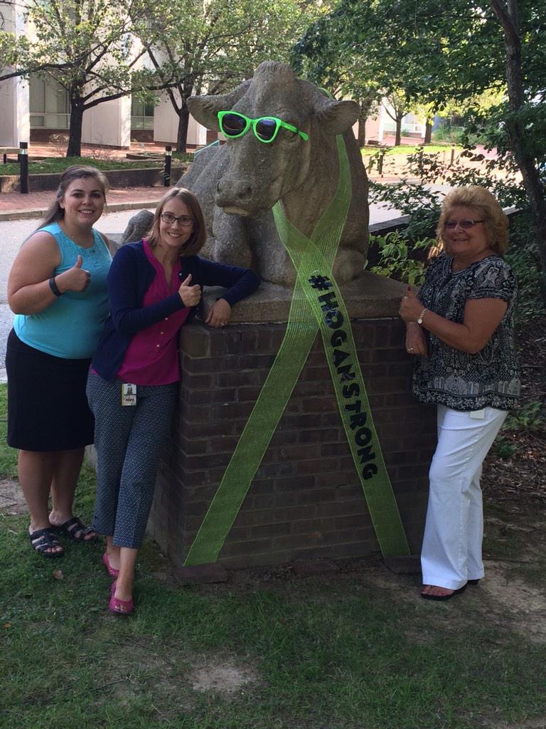 MDAgTerp's tweet photo. Elmer &amp; Elsie show their support for Governor Hogan! #hoganstrong @MdAgDept  @LarryHogan http://t.co/Bd0ZPKfXt6