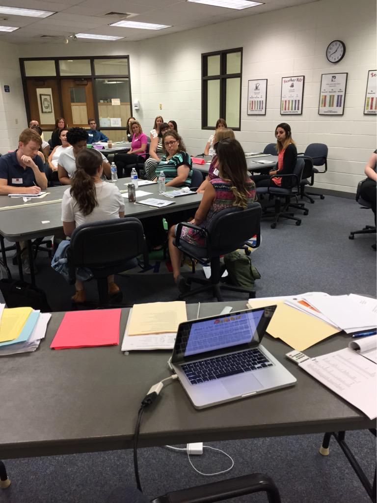CManning0306's tweet photo. New Teacher Induction - Welcome to District 161! #D161learns http://t.co/x8mhnNlzrz