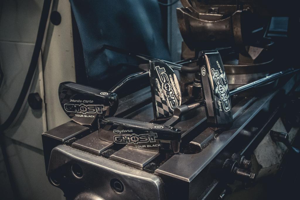 TaylorMadeTour's tweet photo. Daytona or Indy? Maranello or Monte Carlo? Which of the ghost tour black range is your favourite? #TMGhostLab http://t.co/5TVwYhmlvo
