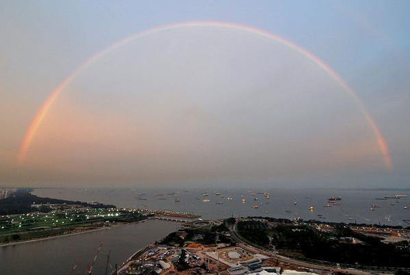 _Paisajes_'s tweet photo. Algo que seguramente nunca habías visto... ¡¡una fotografía de un arcoiris completo!! http://t.co/ezLBuGspBB