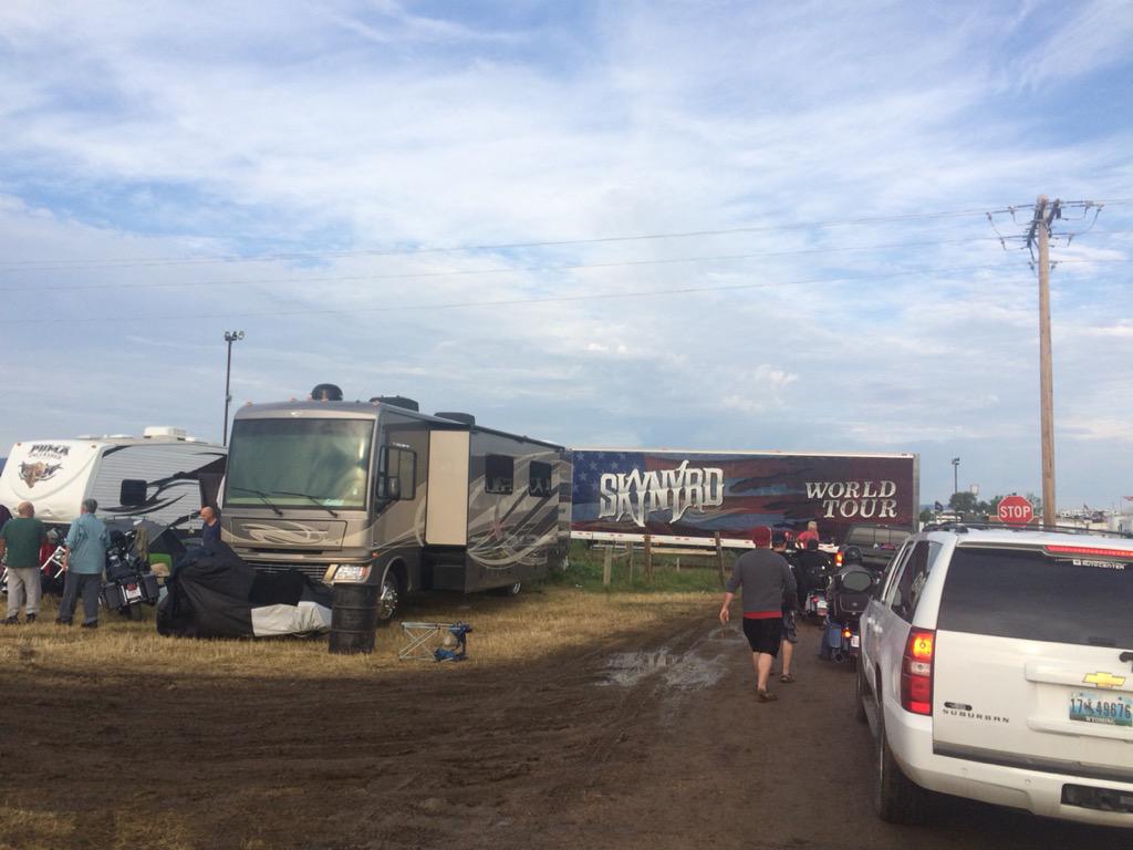 resurrectionrm's tweet photo. When #skynyrd holds up traffic in the AM #sturgis15 #sturgisorbust #bestpartyanywhere #buffalochip #bikeweek2015 http://t.co/1BOx2YulZh