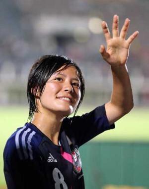 サッカー情報 移行中 猶本光選手 次期宮間あやと称される天才 今はまだまだ宮間には及ばないけど2年後にはきっとなでしこの中核を担う選手になっているだろう 猶本光好きな人 可愛いと思う人rt 期待してる人rt 人気度チェック 目標1000rt Http T